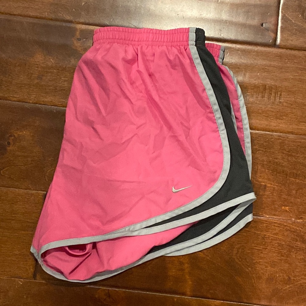 Nike shorts size Large